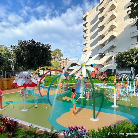 Hotel Marinada Salou Bagian luar foto
