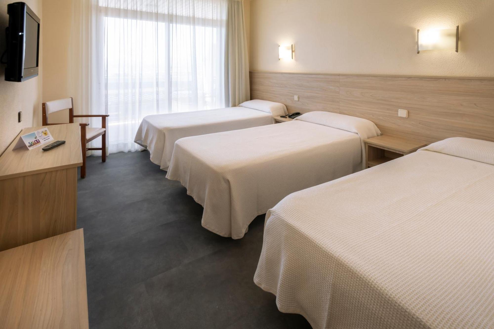Hotel Marinada Salou Bagian luar foto