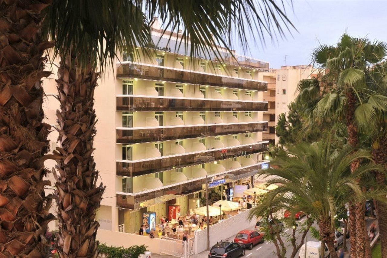 Hotel Marinada Salou Bagian luar foto