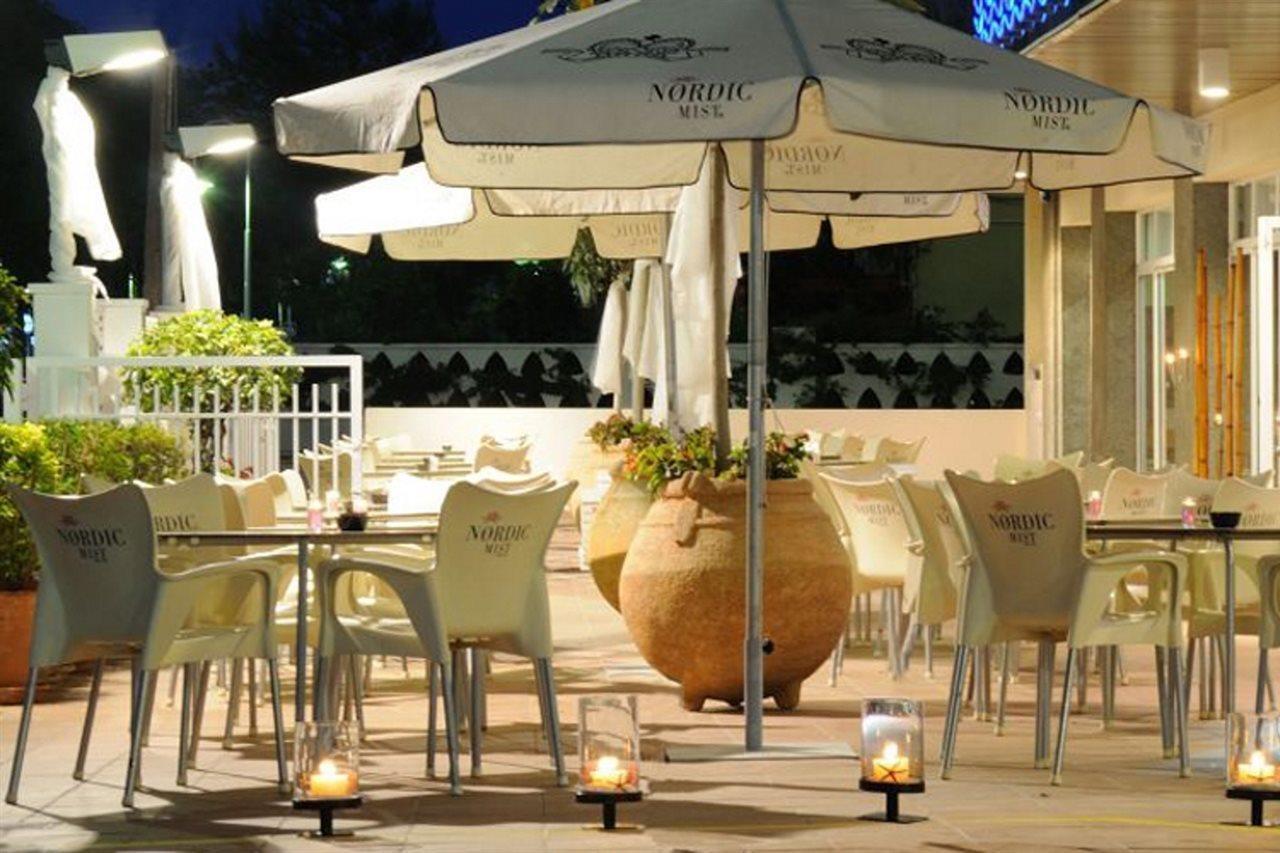 Hotel Marinada Salou Bagian luar foto