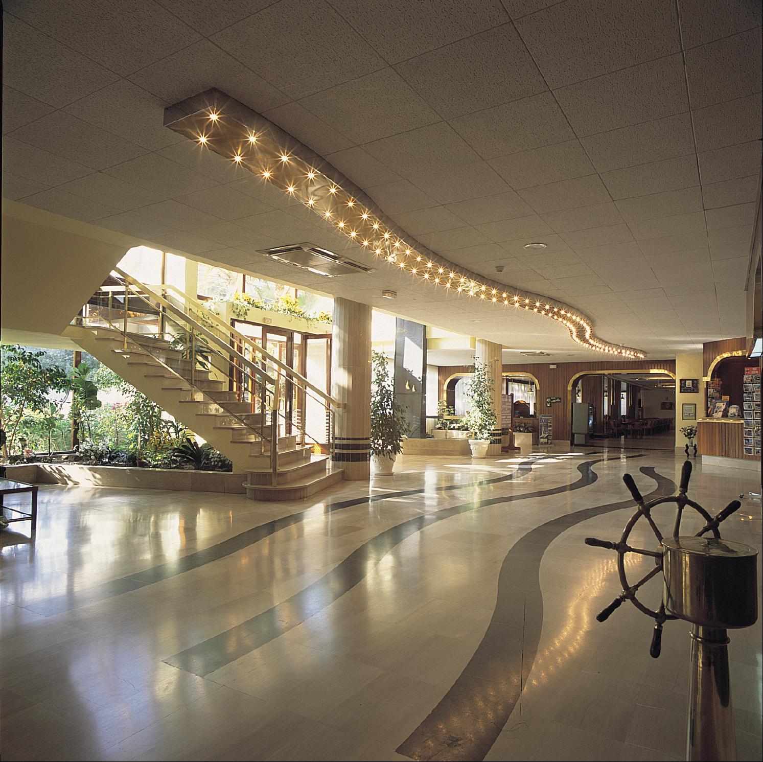 Hotel Marinada Salou Bagian luar foto